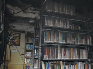 V Chebu hořela knihovna. Příčina požáru je v šetření