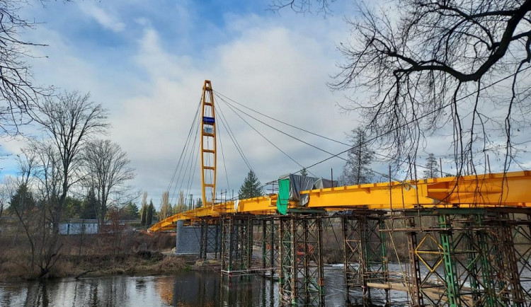 Dokončení stavby Krejcarové lávky v Sokolově se opět posouvá