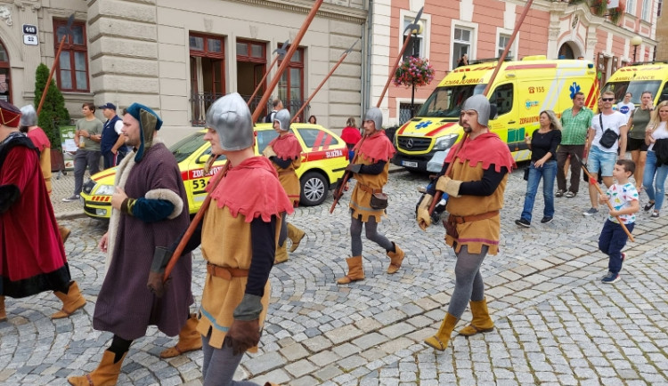 Úrazy hlavy i popáleniny. Na znojemském vinobraní měli záchranáři napilno