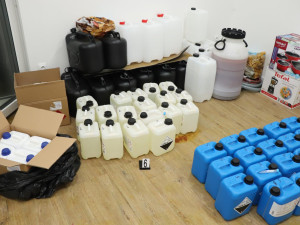 Policie při operaci KOZEL II. odhalila u Chebu laboratoř na výrobu stovek kilogramů metamfetaminu