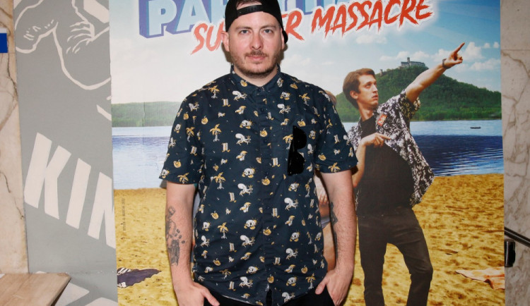 Točí se tu dokola ty stejný sr*čky. Komedie, co nejsou vtipný, říká tvůrce filmu Párty Hárder