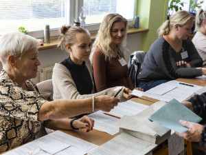 Poslední volební den začíná. Češi rozhodují o složení městských a obecních zastupitelstev.