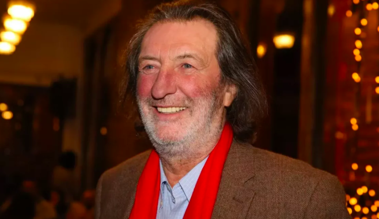 Herec Bolek Polívka převzal na festivalu v Ostrově na Karlovarsku Zlatou buřinku