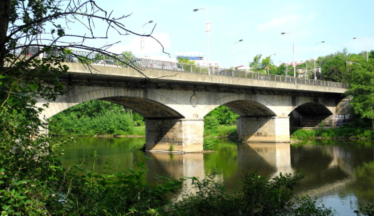 Karlovy Vary chtějí rekonstrukci Chebského mostu. Vyberou studii