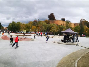 V Chebu otevřeli nový skatepark. Je nejmodernější v kraji
