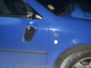 Vandal poškodil několik automobilů. Teď mu hrozí dva roky za mřížemi