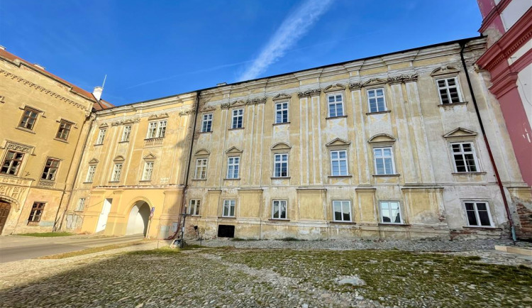 Znojemský klášter se proměňuje. Památka má nová okna