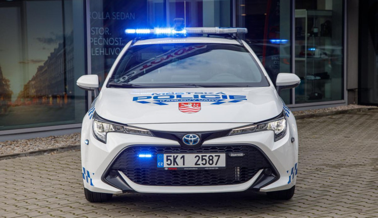 Karlovarští strážníci si udělali radost. Nakoupili si japonské služebáky