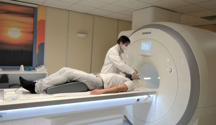 Karlovarský kraj přispěje obcím na nákladné lékařské přístroje