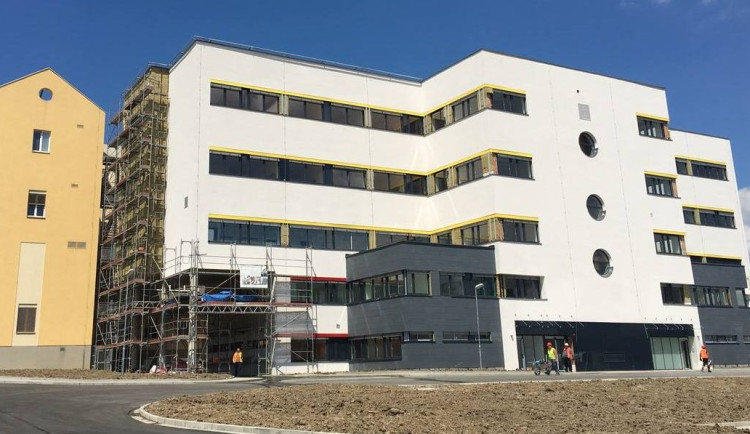 V chebské nemocnici začali s biologickou léčbou střevních zánětů