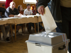 Soud smetl ze stolu stížnosti na senátní volby v Karlových Varech. Výsledky platí