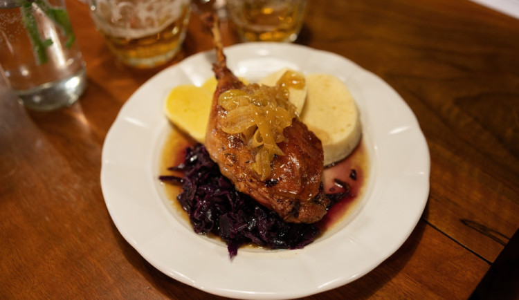 size4-16666316197721-152-o-svatomartinske-menu-je-v-jihlave-letos-velky-zajem-farmy-maji-temer-vsechny-husy-vyprodane