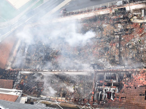 Prodejnu potravin v Chodově zachvátil požár. Škoda bude v desítkách milionů korun