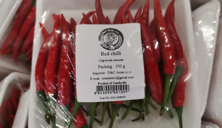 Potravináři se diví koktejlu pesticidů. Pozor na papričky z Asie, varují