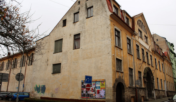 Město Aš zváží, zda s dotací opraví bývalé kulturní středisko