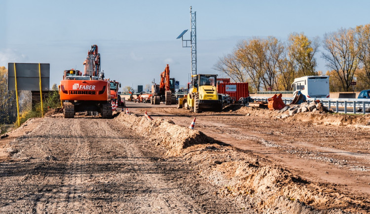 Karlovarský kraj chce zkusit stavbu silnice spolu se soukromým investorem