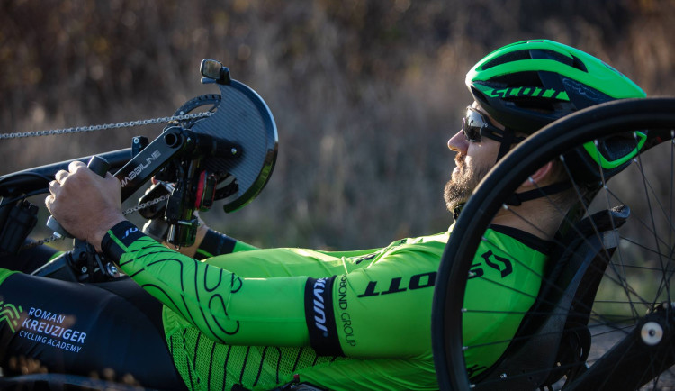 Handicapovaný sportovec Pavel Kovář nemůže závodit bez nového handbiku, pomoci mu může veřejná sbírka