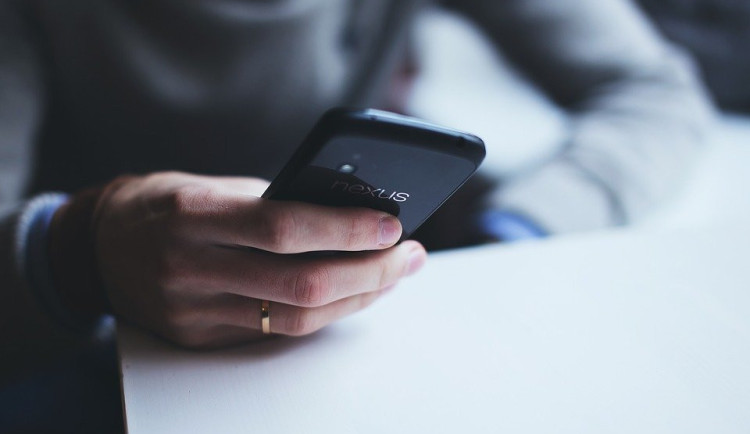 Internetová podvodnice připravila o půl milionu korun přes 650 lidí. Hrozí jí trest až pět let vězení