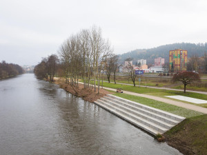 Karlovy Vary dokončily stavbu relaxačního areálu na náplavce Ohře