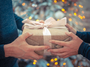 Češi chtějí za Vánoce utratit přes 13 tisíc korun. Více než loni