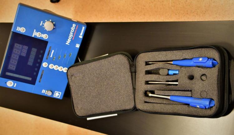 Nová sonda pomůže s diagnostikou rakoviny prsu. Karlovarskou nemocnici stála téměř 900 tisíc