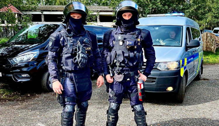 Kolektiv kolegů je mimo jiné jedním z faktorů, díky kterým svou práci vykonávám rád, říká sympatický policista ze Sokolova.