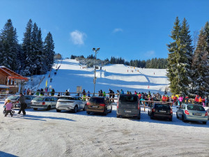 Do Potůček na Karlovarsku přijely stovky lidí, aby lyžovačkou zahájily novou sezonu