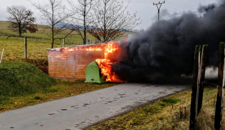 Jihočeští hasiči v neděli zasahovali u téměř padesáti událostí