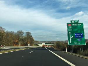 Karlovarský kraj chce od ministerstva dopravy, aby dálnice D6 z Karlových Varů do Chebu zůstala zadarmo