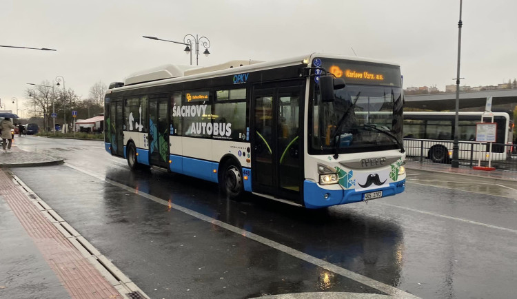Karlovy Vary zvyšují ceny jednorázových jízdenek. Místní na zdražení nedoplatí, tvrdí magistrát