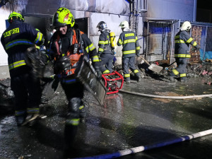 V Mariánských Lázních vyhořel obchoďák. Škoda půjde do milionů