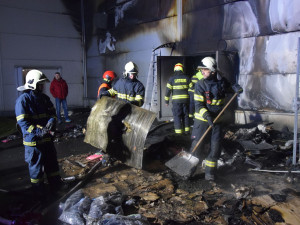 Požár Tesca v Mariánských Lázních vyšetřuje policie. Škoda je dvacet milionů korun