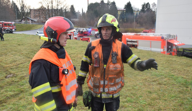 Požár Tesca v Mariánských Lázních vyšetřuje policie. Škoda je dvacet milionů korun
