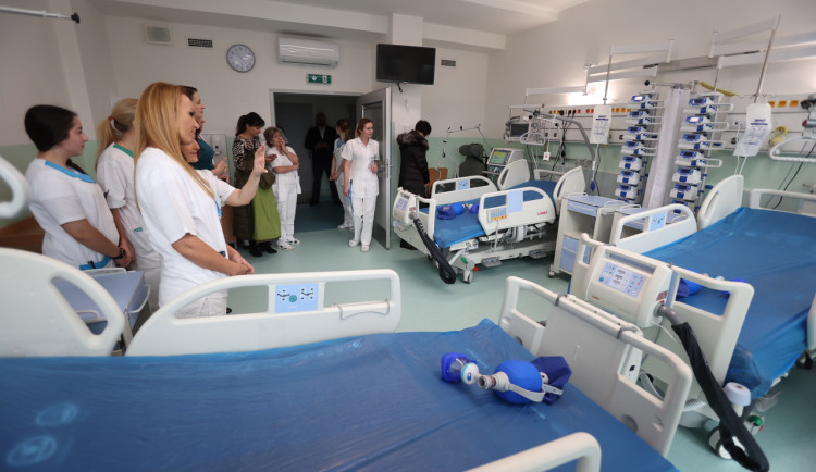 Ostrovská nemocnice má nové oddělení dlouhodobé intenzivní péče za 50 milionů korun