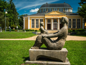 Františkov Lázně upravily centrální park Bedřicha Smetany s pomníkem J. W. Goetha