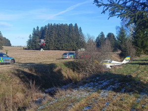 U Rájova havarovalo malé letadlo. Dva lidé skončili v nemocnici