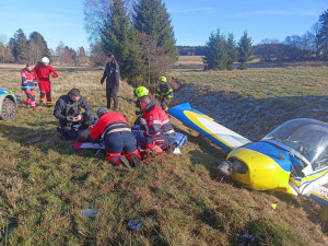 U Rájova havarovalo malé letadlo. Dva lidé skončili v nemocnici