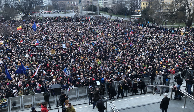 Dav v Brně vítal Petra Pavla. Nenechte se zastrašit, vyzval generál