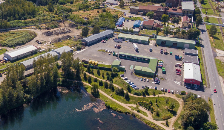 Areál sběrného dvora v Sokolově začne zdarma odebírat pneumatiky