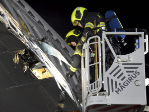 V Karlových Varech hořelo letiště. Selhala elektroinstalace, myslí si hasiči
