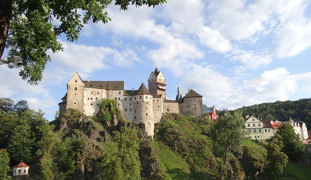 Hrad Loket.