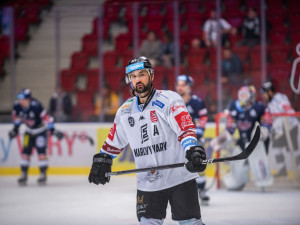 Hokejový obránce Pulpán prodloužil o rok kontrakt s Karlovými Vary