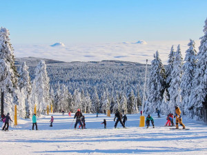 Na začátku prázdnin se v Karlovarském kraji lyžuje skoro všude, dál mrzne