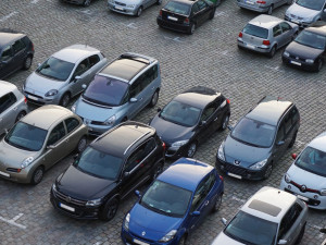 Sokolov chystá po celém městě stovky nových parkovacích míst