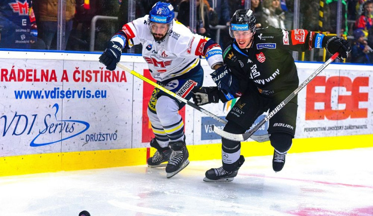 Michal Plutnar v souboji s českobudějovickým Motorem