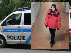 Neznámý muž měl vykrást šatnu v hale míčových sportů ve Varech. Pátrá po něm policie
