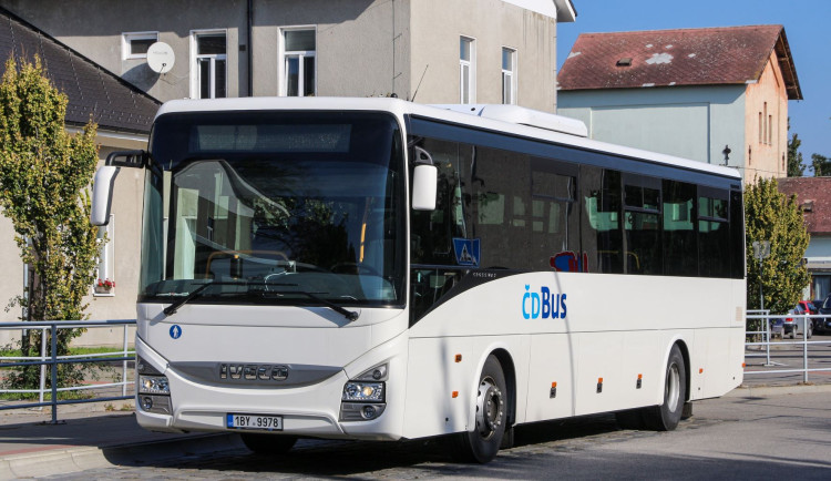 České dráhy zřídily pobočku, odkud budou při výlukách zajišťovat náhradní autobusovou dopravu pro čtyři kraje