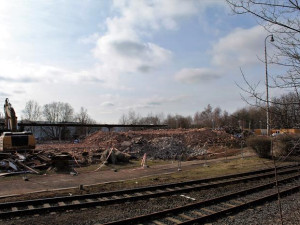 Železničáři zdemolovali nádraží v Aši a začnou se stavbou nové stanice