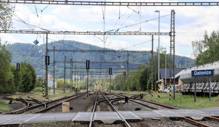 Právníci z Brna se zlobí na karlovarské železničáře. Potrestali je za špatně zadanou zakázku