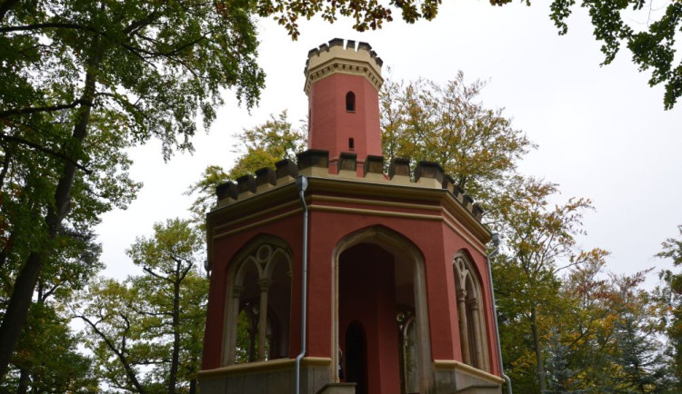 Třetí pokus nám vyšel, hlásí Karlovy Vary, které si našly firmu na opravu vyhlídky